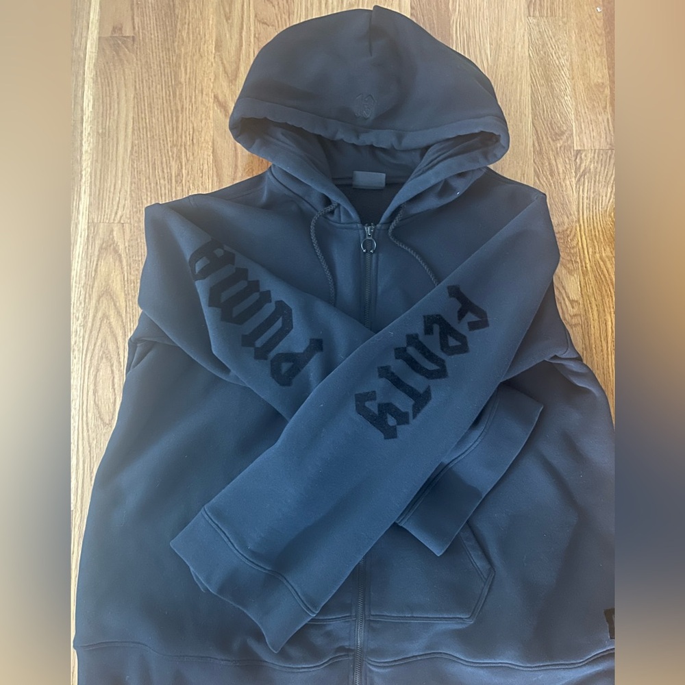 Original FENTY x PUMA. Excellent Condition.